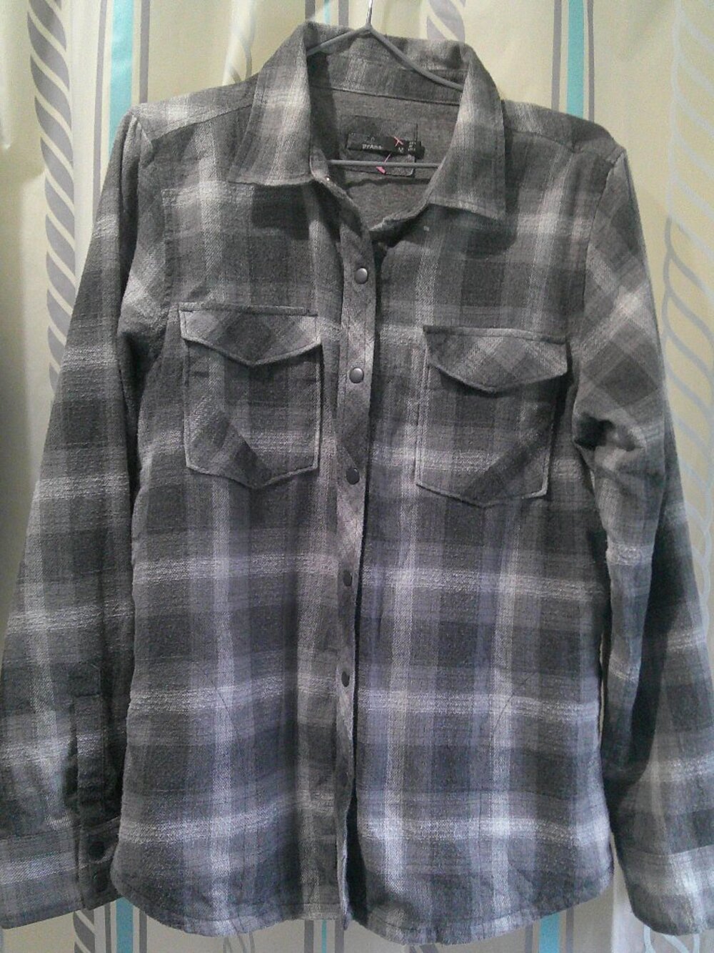 "PrAna" Organic Cotton Grey Plaid Flannel Shirt/Chore Jacket Snaps Woman M